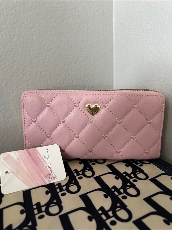Handbags - Quilted Pink Heart Zip Wallet - Unbranded